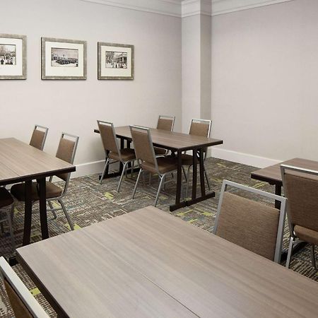 Hampton Inn Louisville Downtown Buitenkant foto