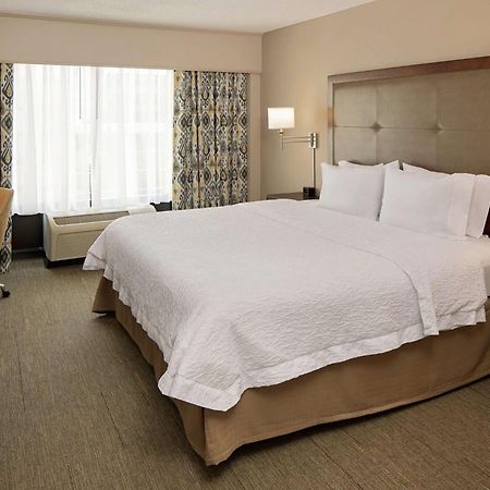 Hampton Inn Louisville Downtown Buitenkant foto