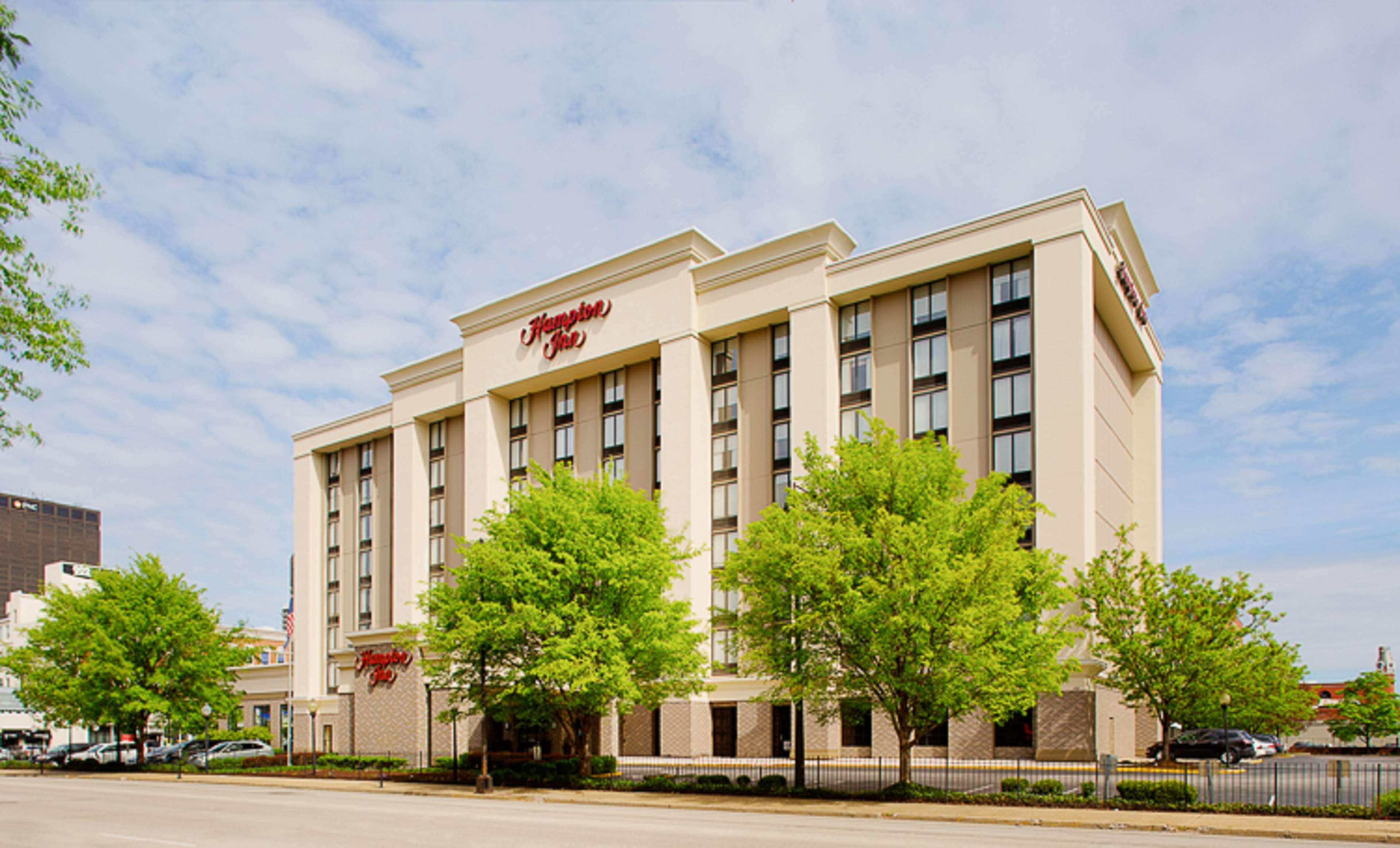 Hampton Inn Louisville Downtown Buitenkant foto