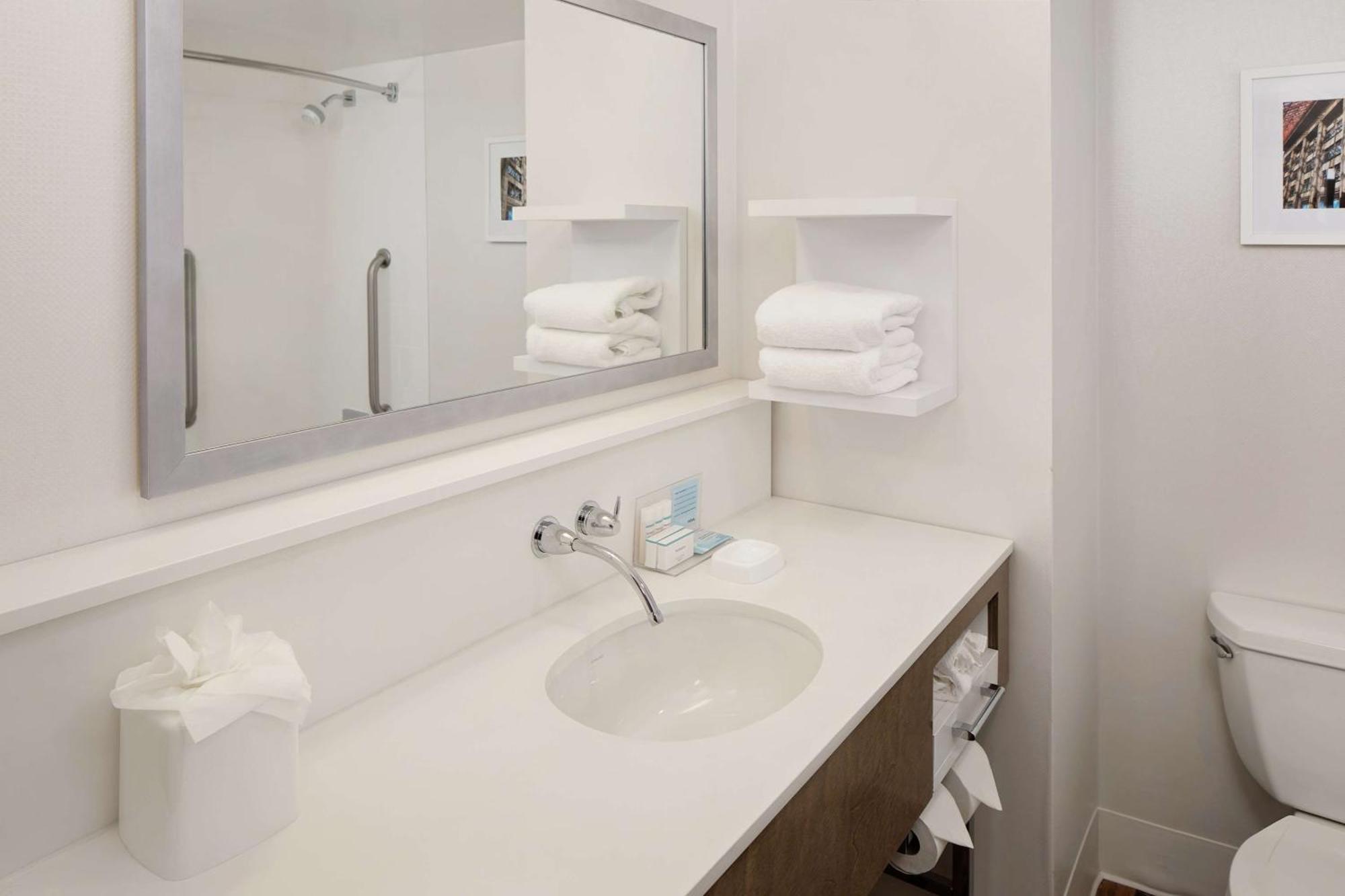 Hampton Inn Louisville Downtown Buitenkant foto